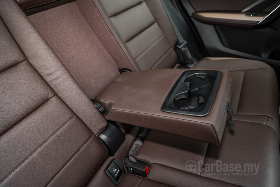 BMW iX1 U11 EV (2023) Interior
