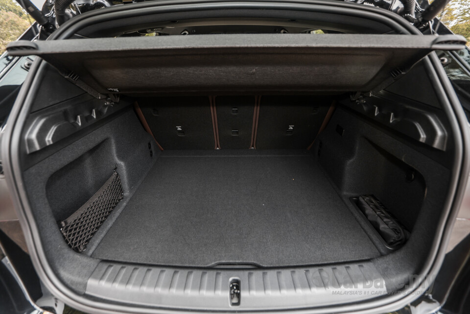 BMW iX1 U11 EV (2023) Interior