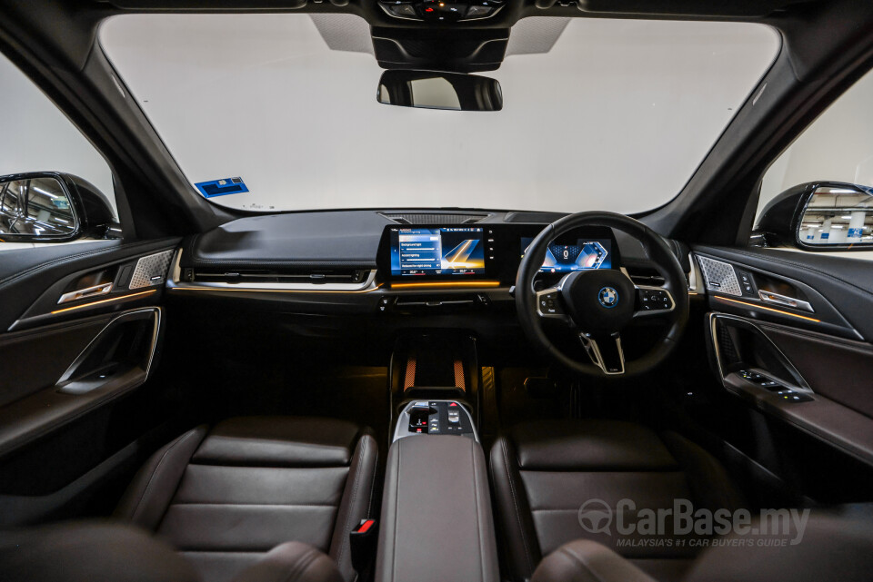 BMW iX1 U11 EV (2023) Interior