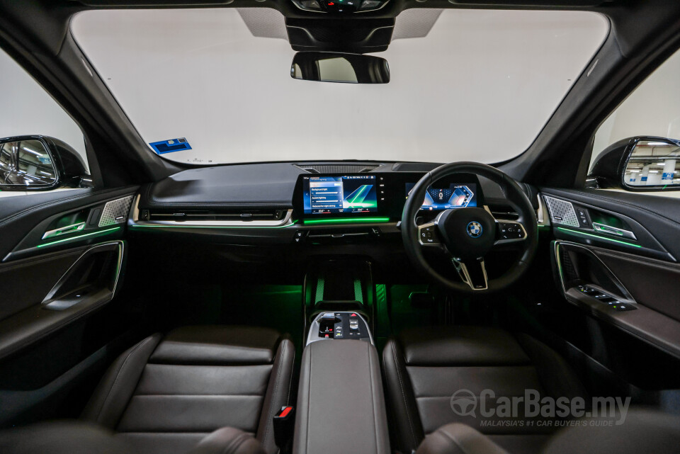 BMW iX1 U11 EV (2023) Interior
