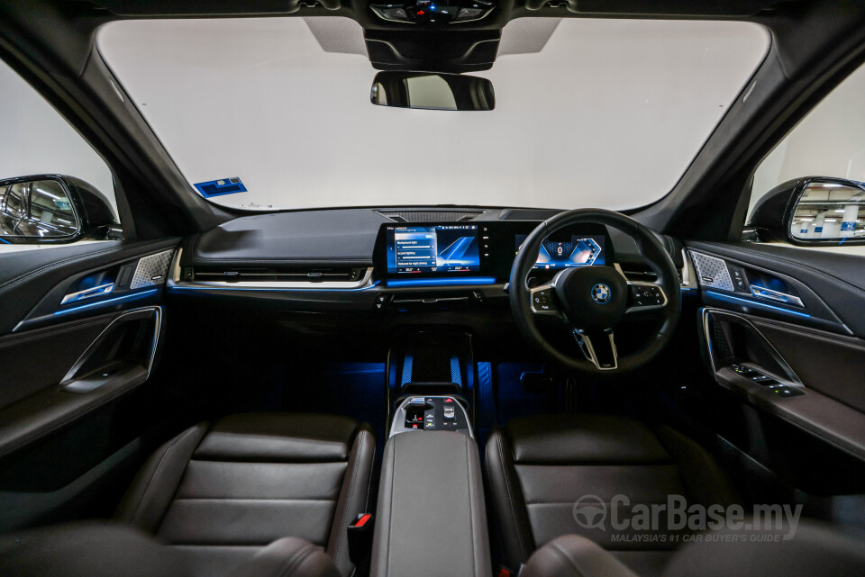BMW iX1 U11 EV (2023) Interior