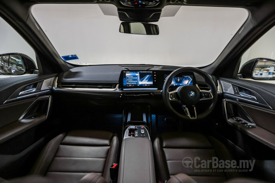 BMW iX1 U11 EV (2023) Interior
