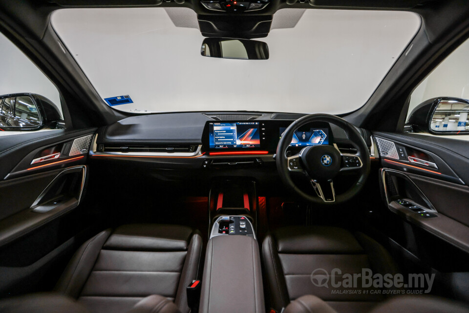 BMW iX1 U11 EV (2023) Interior
