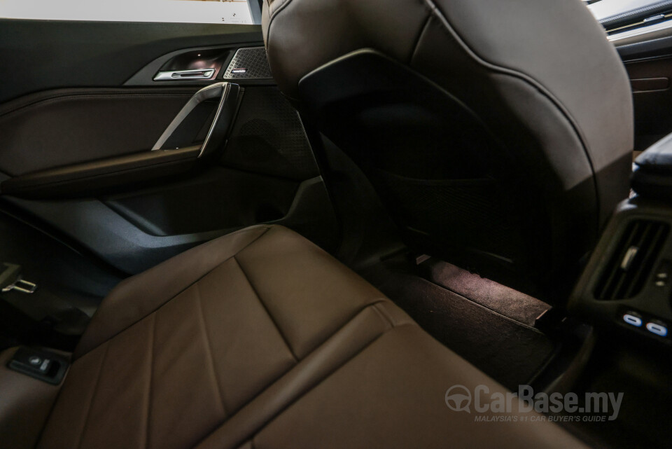 BMW iX1 U11 EV (2023) Interior