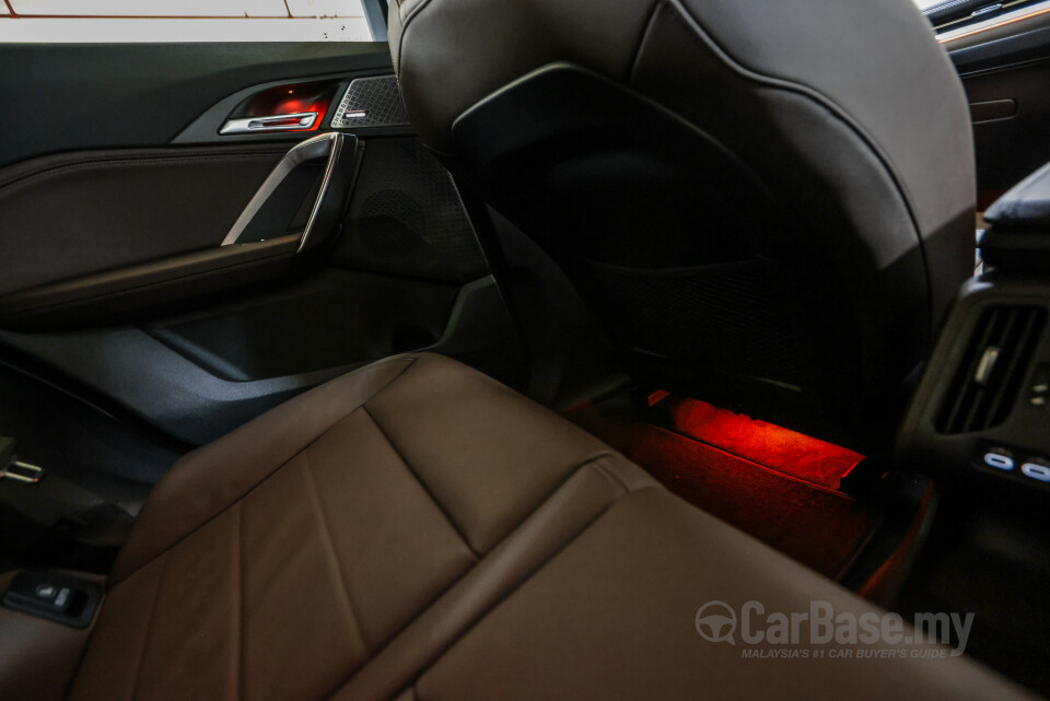 BMW iX1 U11 EV (2023) Interior
