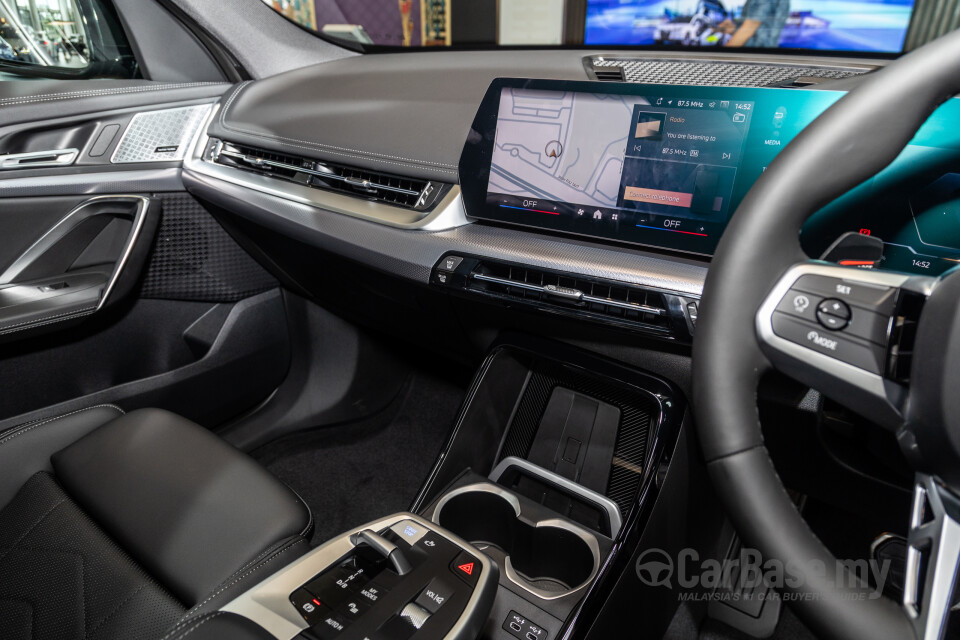 BMW iX1 U11 EV (2023) Interior