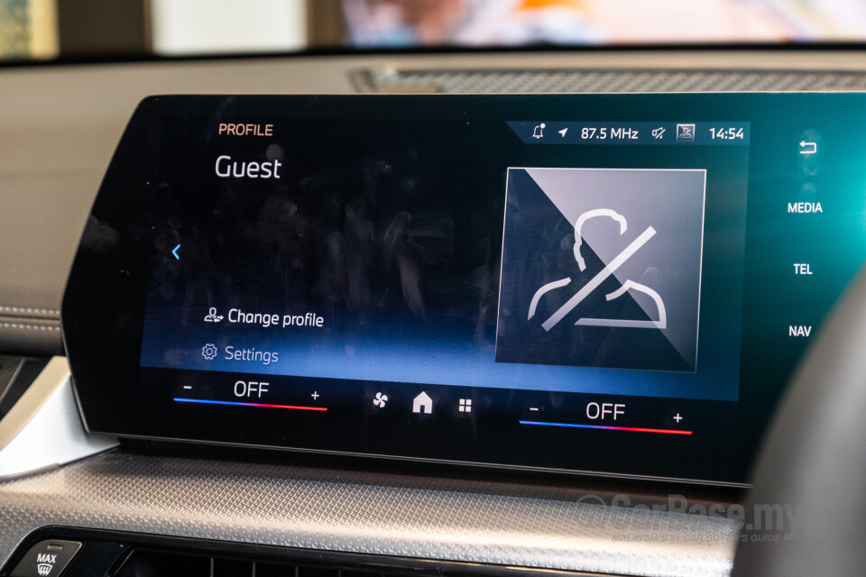 BMW iX1 U11 EV (2023) Interior