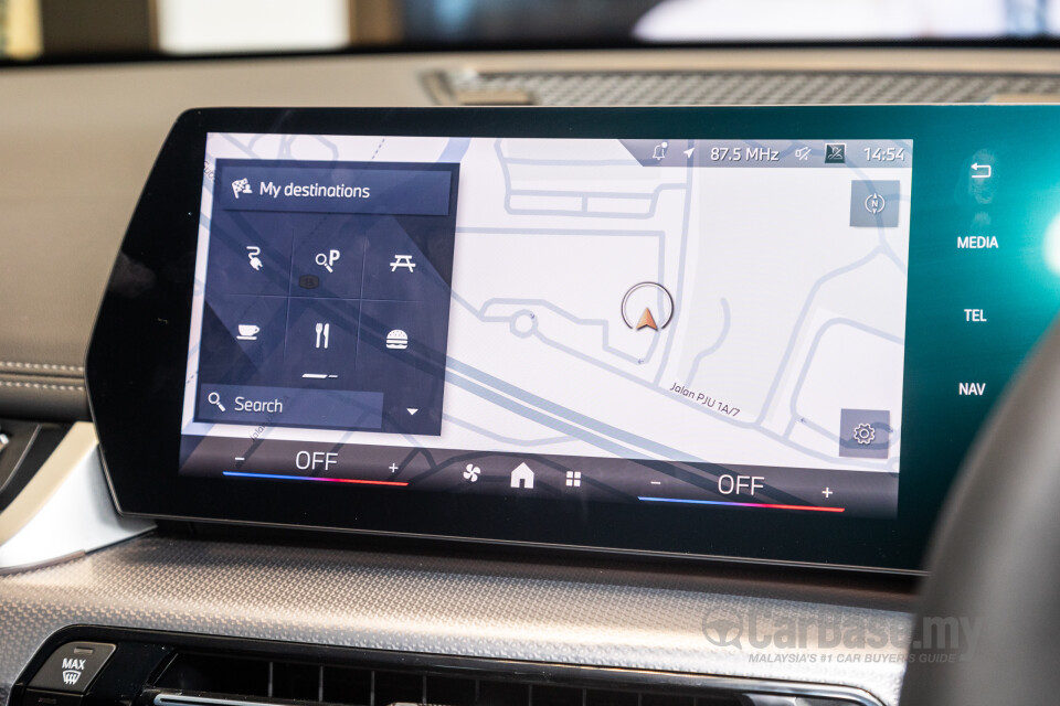 BMW iX1 U11 EV (2023) Interior