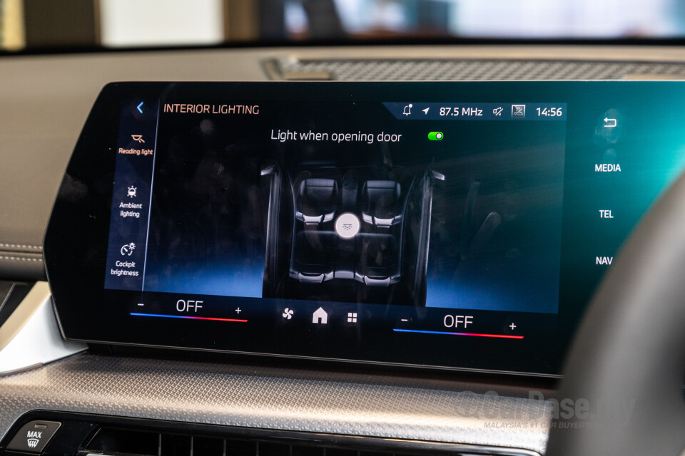 BMW iX1 U11 EV (2023) Interior