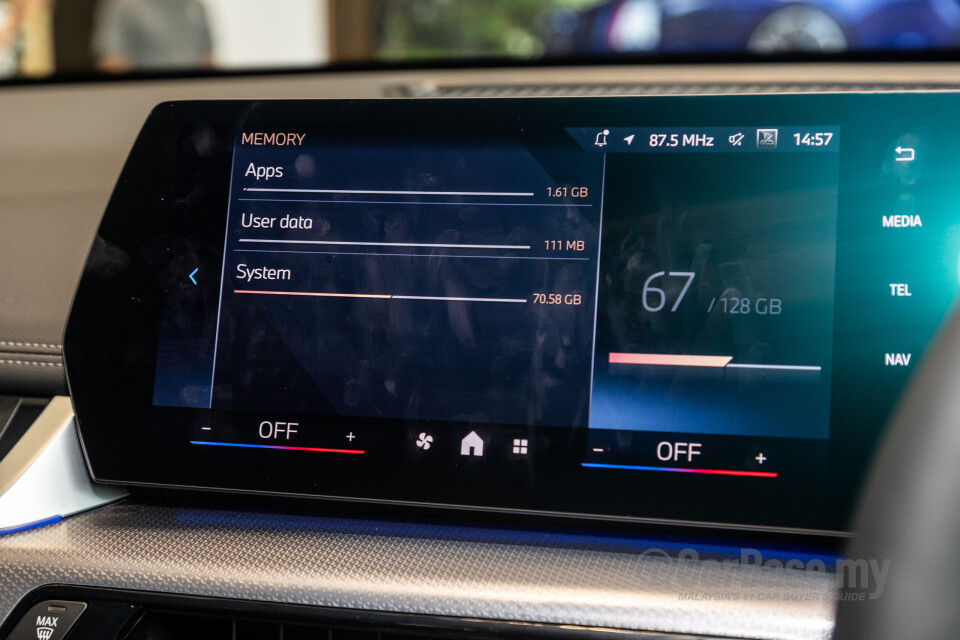 BMW iX1 U11 EV (2023) Interior