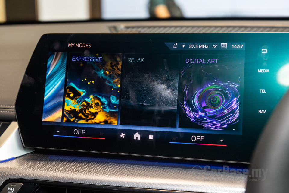 BMW iX1 U11 EV (2023) Interior