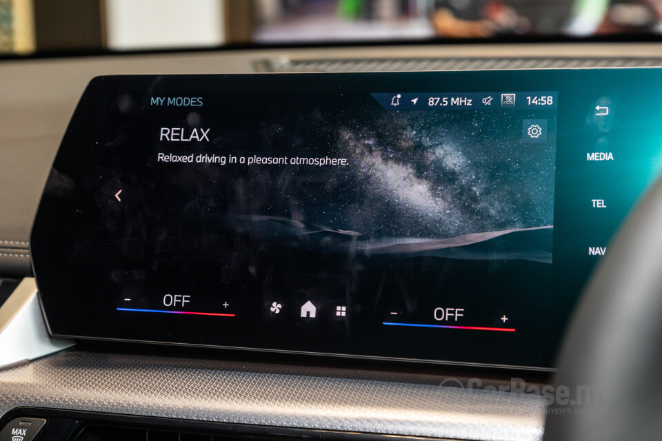 BMW iX1 U11 EV (2023) Interior
