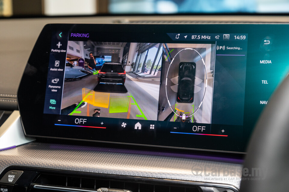 BMW iX1 U11 EV (2023) Interior
