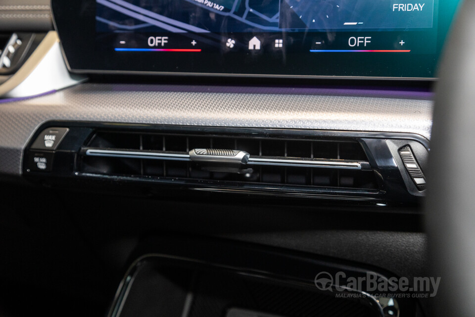 BMW iX1 U11 EV (2023) Interior