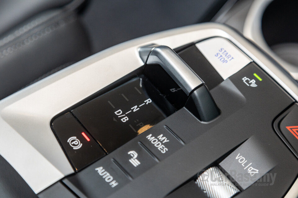 BMW iX1 U11 EV (2023) Interior