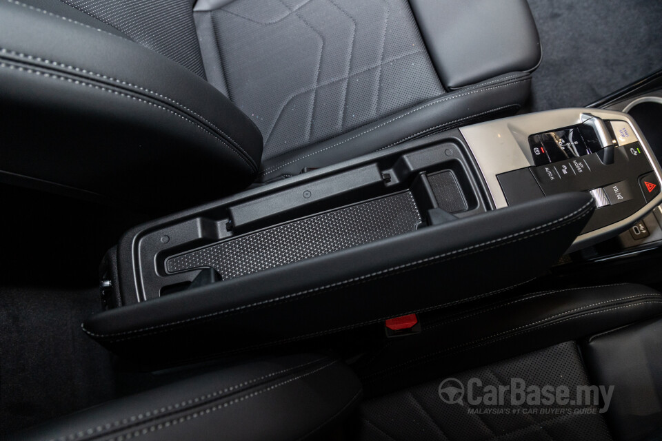 BMW iX1 U11 EV (2023) Interior