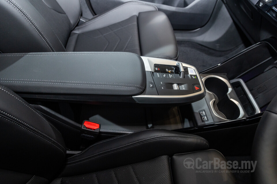 BMW iX1 U11 EV (2023) Interior