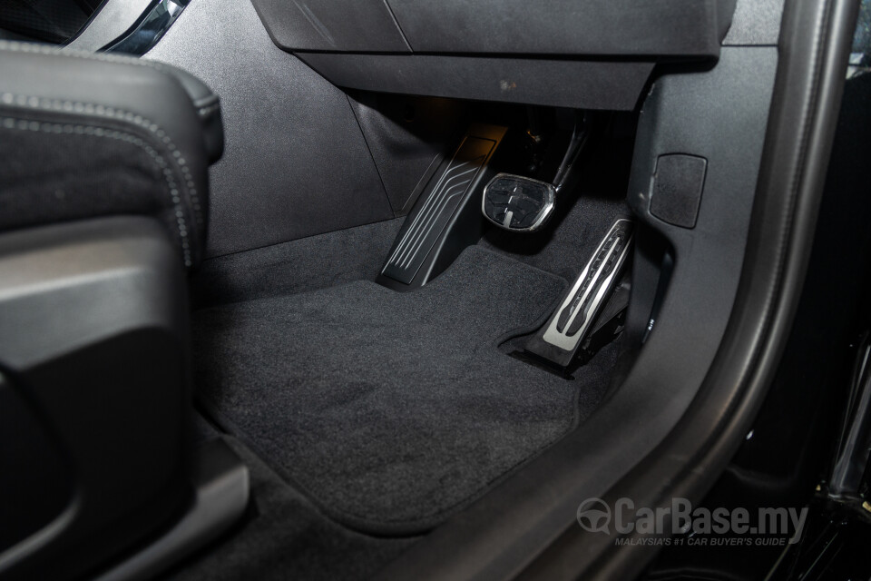 BMW iX1 U11 EV (2023) Interior