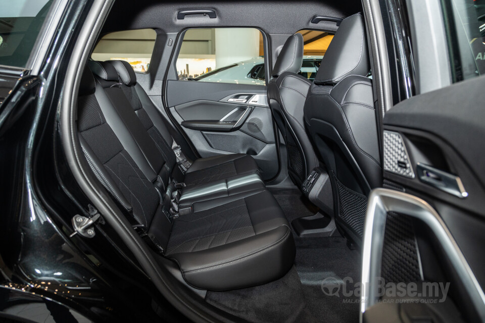BMW iX1 U11 EV (2023) Interior