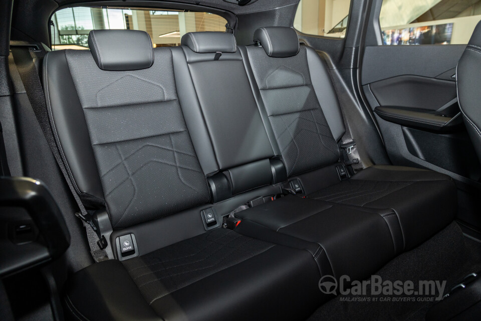 BMW iX1 U11 EV (2023) Interior