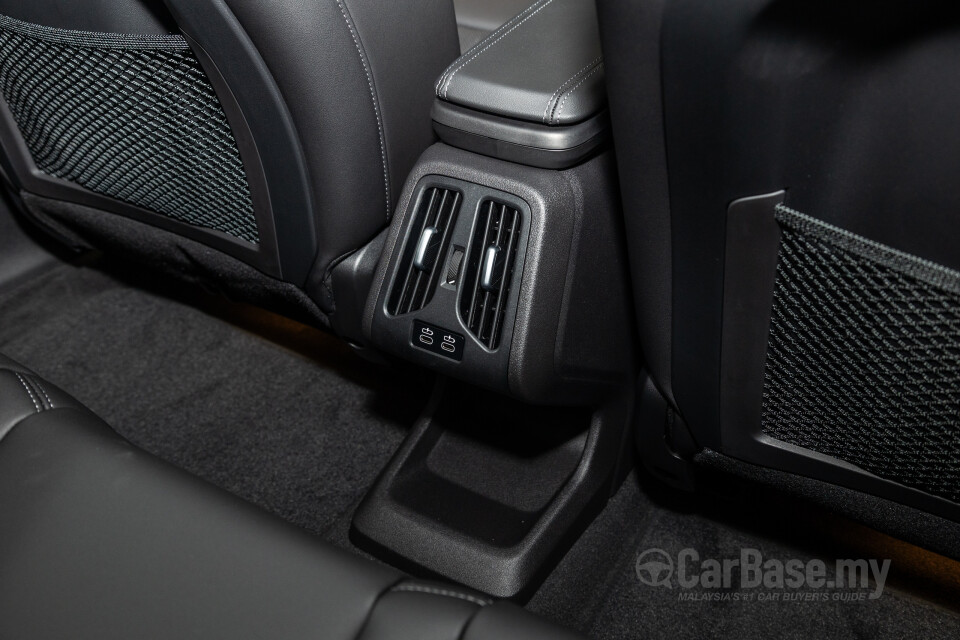 BMW iX1 U11 EV (2023) Interior