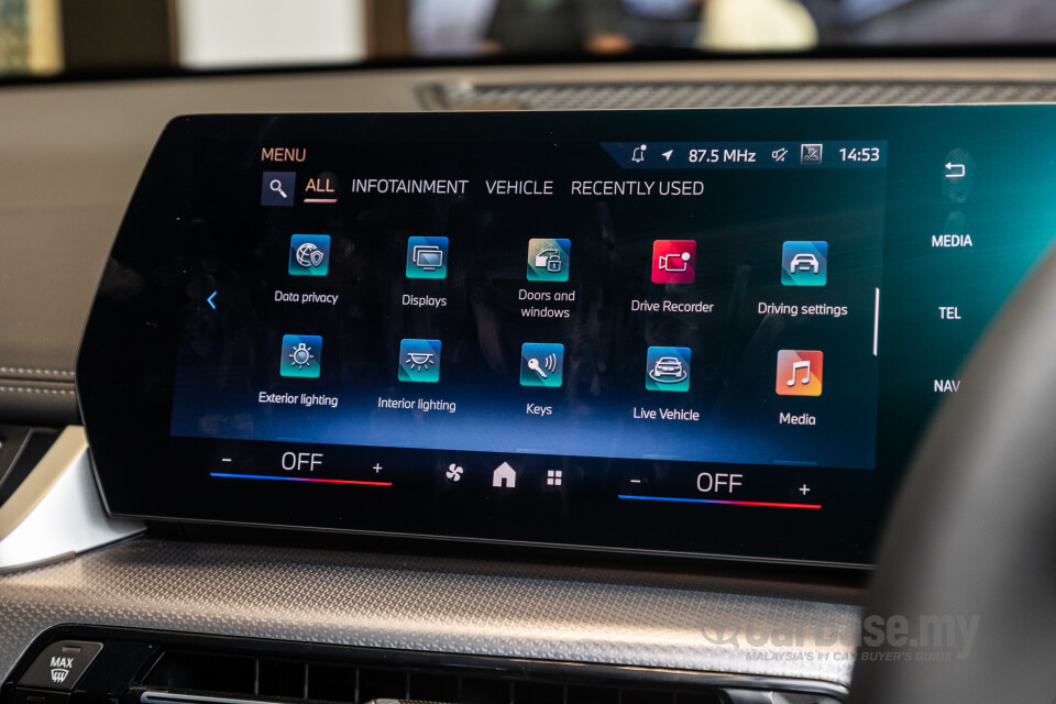 BMW iX1 U11 EV (2023) Interior