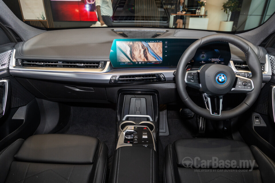 BMW iX1 U11 EV (2023) Interior