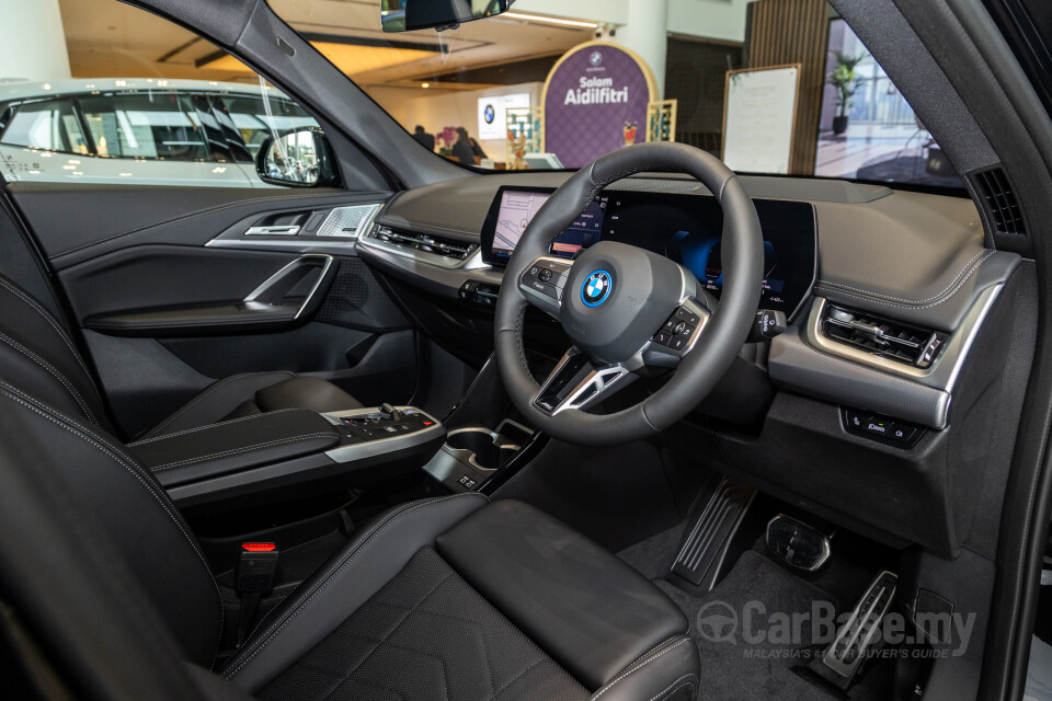 BMW iX1 U11 EV (2023) Interior