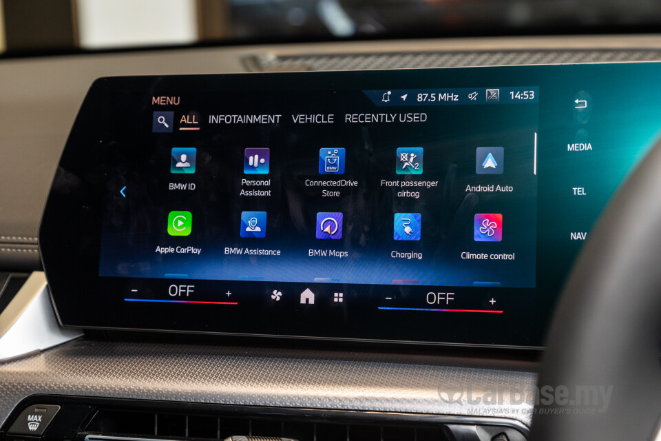 BMW iX1 U11 EV (2023) Interior