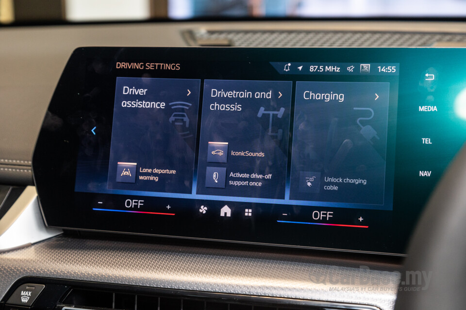 BMW iX1 U11 EV (2023) Interior