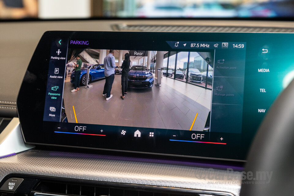 BMW iX1 U11 EV (2023) Interior
