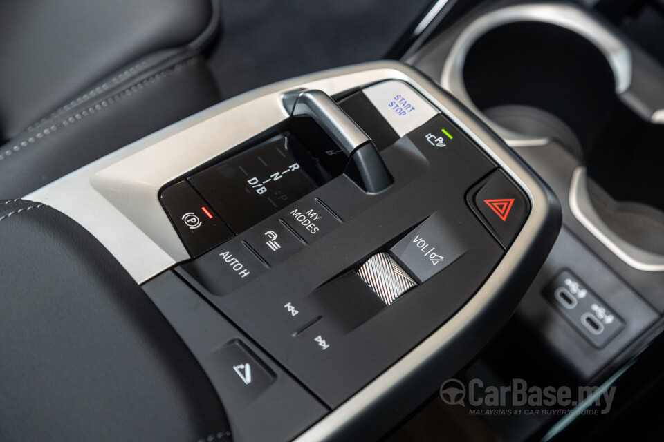 BMW iX1 U11 EV (2023) Interior