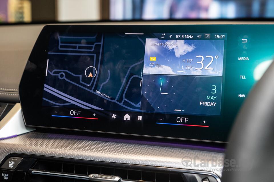 BMW iX1 U11 EV (2023) Interior