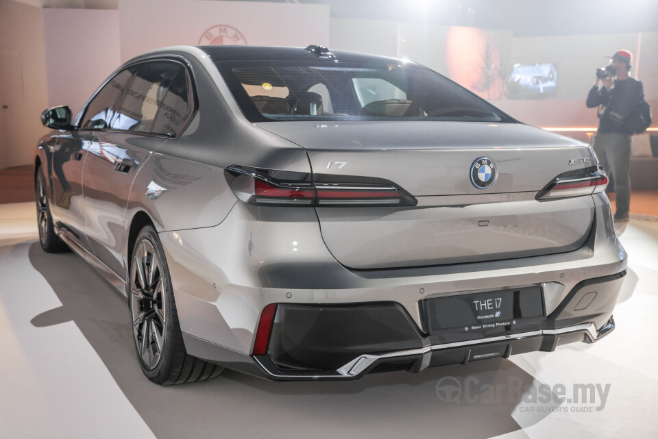 BMW i7 G70 BEV (2023) Exterior
