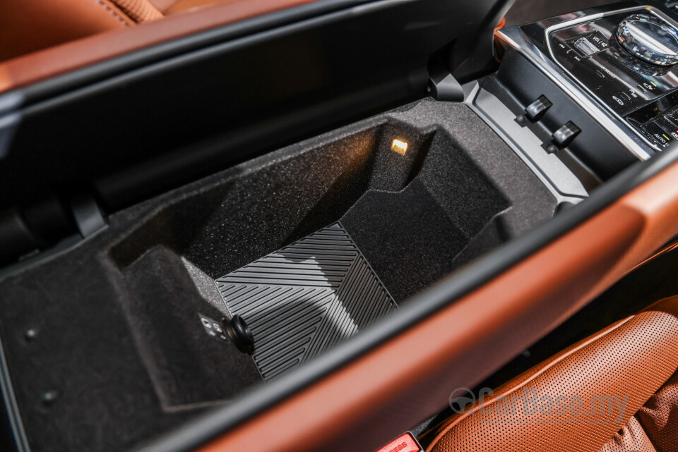 BMW i7 G70 BEV (2023) Interior