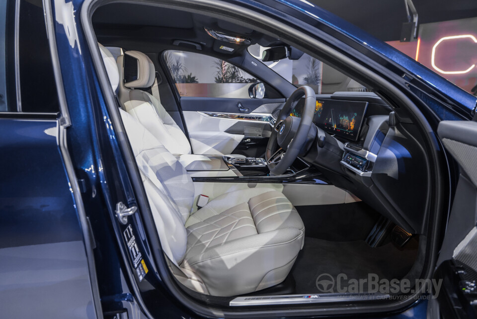 BMW i7 G70 BEV (2023) Interior