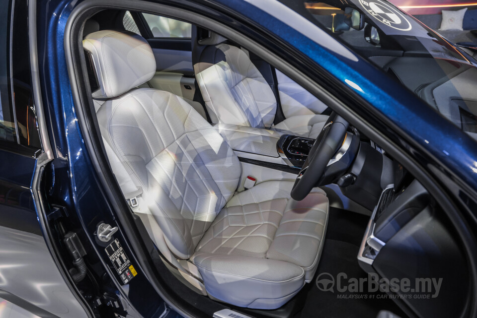 BMW i7 G70 BEV (2023) Interior
