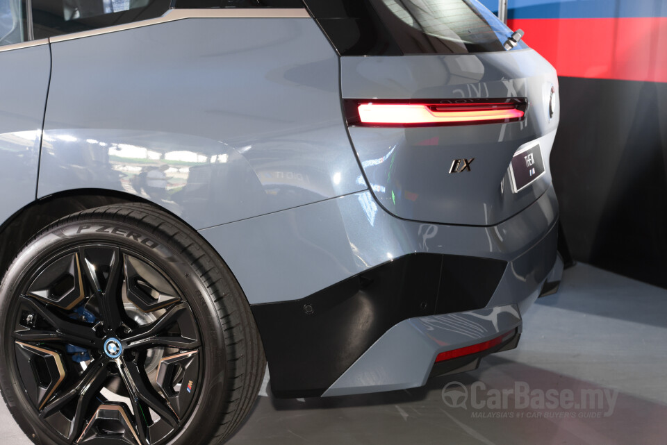 BMW iX M60 I20 (2023) Exterior