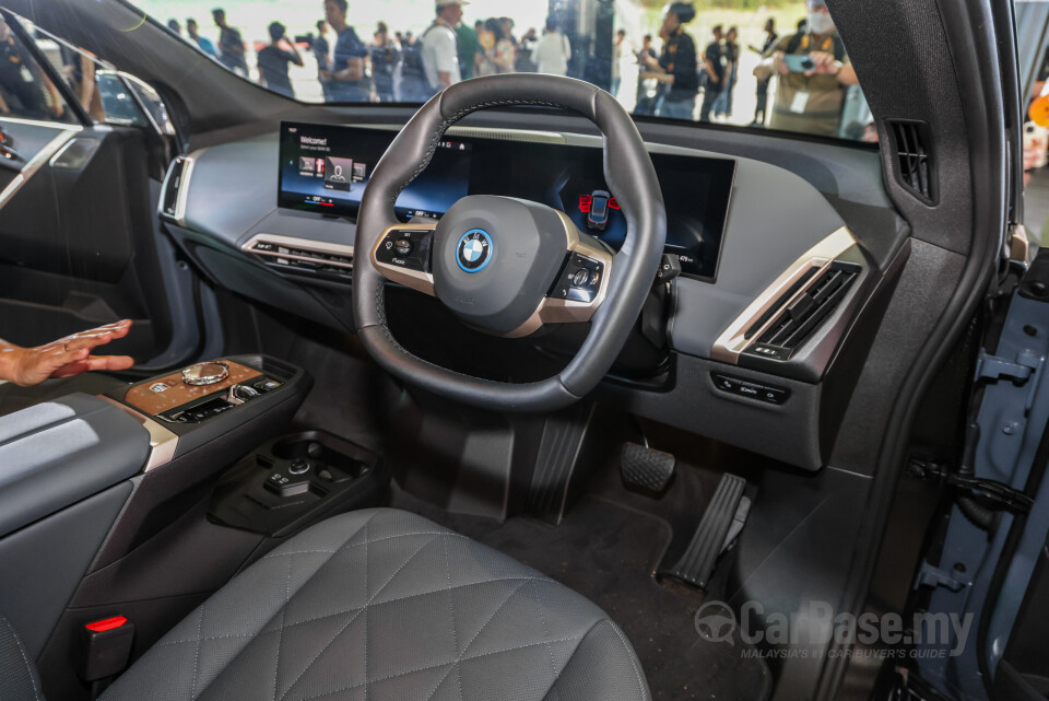 BMW iX M60 I20 (2023) Interior