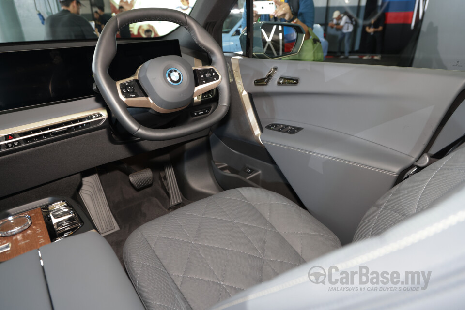 BMW iX M60 I20 (2023) Interior