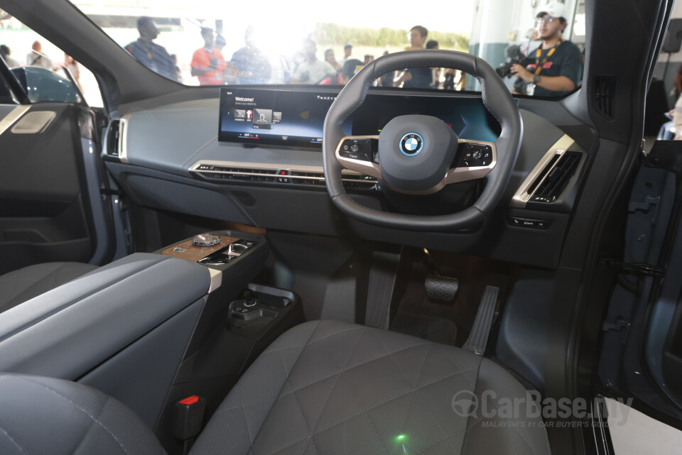 BMW iX M60 I20 (2023) Interior