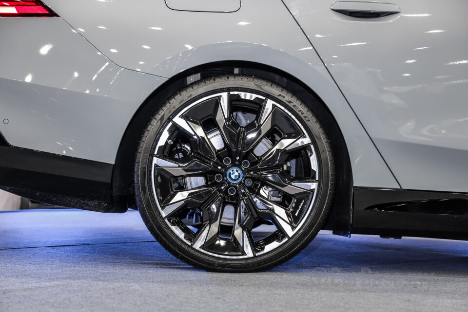 BMW i5 G60 (2023) Exterior