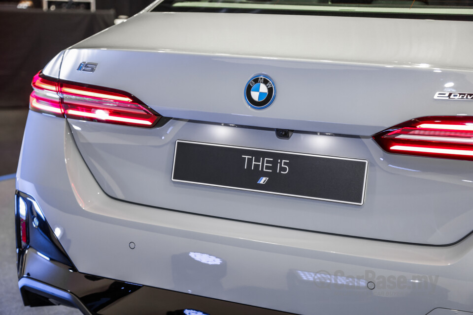 BMW i5 G60 (2023) Exterior