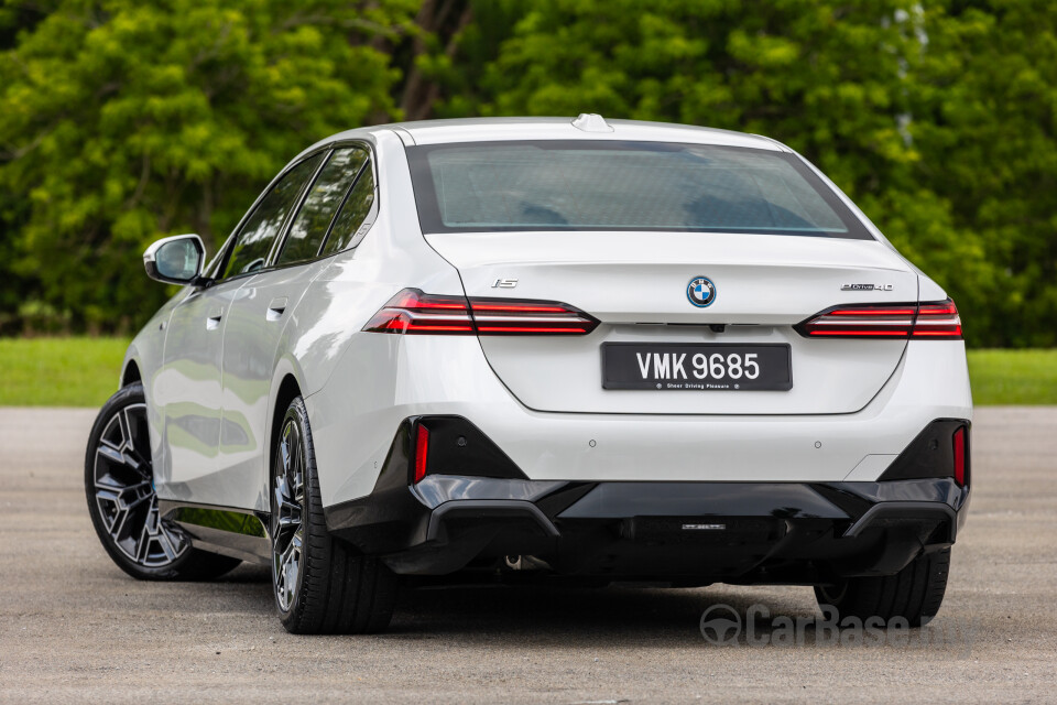 BMW i5 G60 (2023) Exterior