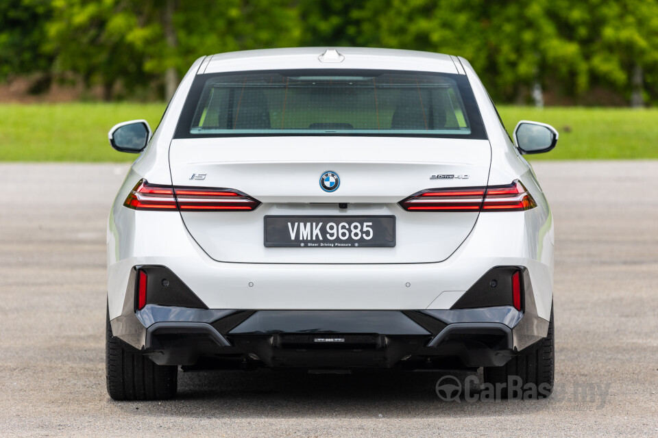 BMW i5 G60 (2023) Exterior
