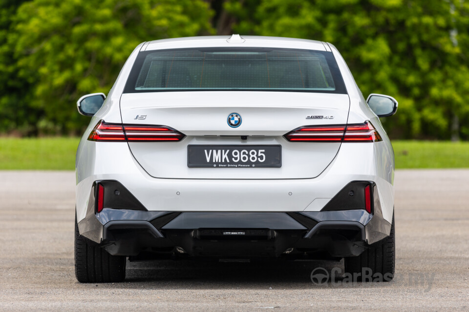 BMW i5 G60 (2023) Exterior