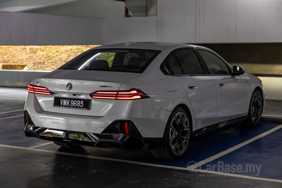 BMW i5 G60 (2023) Exterior
