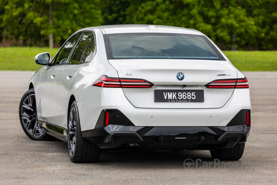 BMW i5 G60 (2023) Exterior