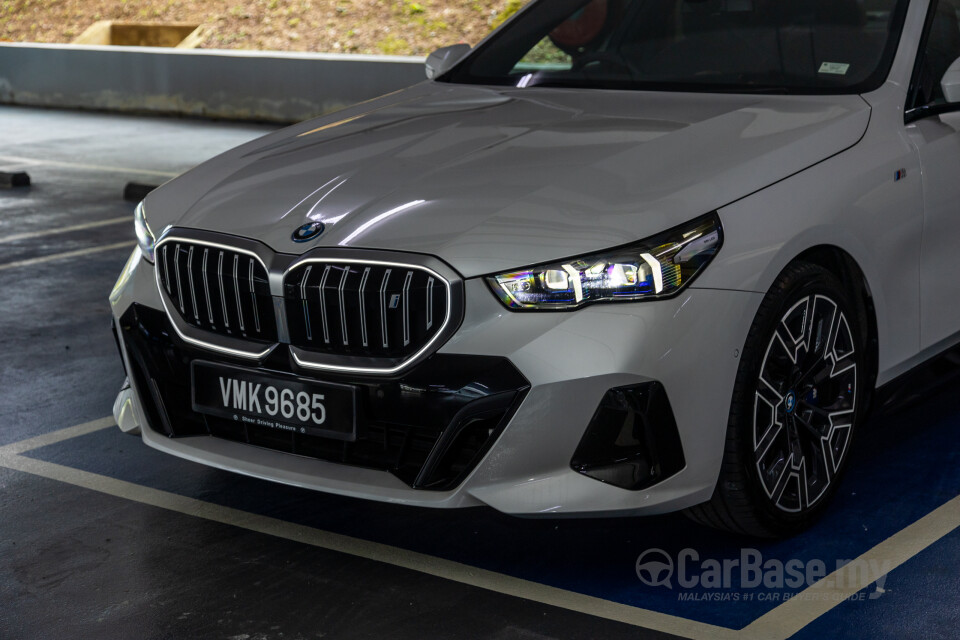 BMW i5 G60 (2023) Exterior