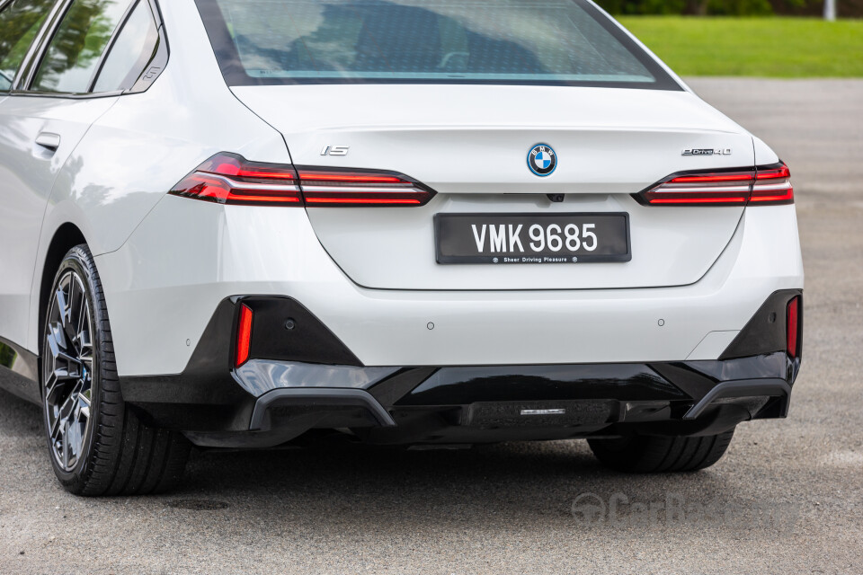 BMW i5 G60 (2023) Exterior